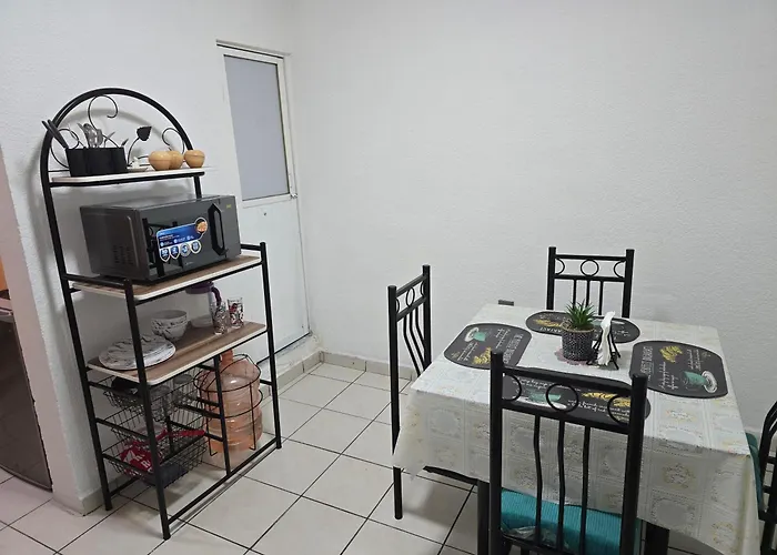 Beautiful Apartment. 5 Minutos Aeropuerto Internacional De La Ciudad De Apartment *
